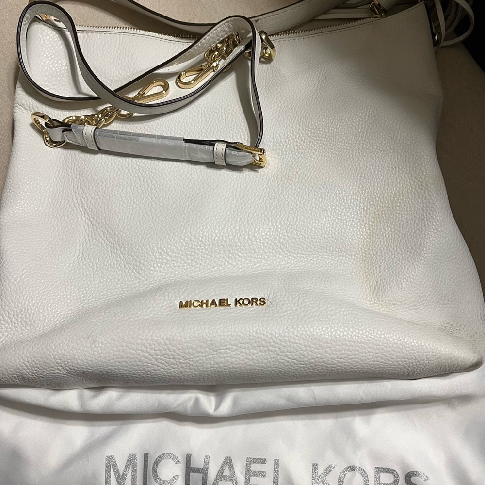Michale kors shoulder bag.